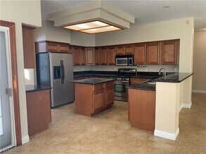 8441 Bay Point Dr in Las Vegas, NV - Building Photo - Building Photo