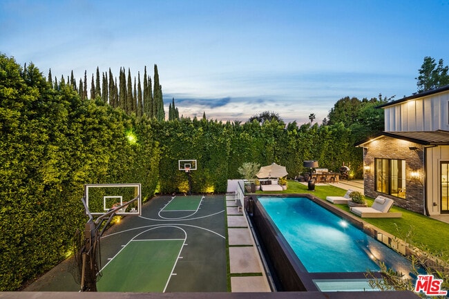 15645 Woodvale Rd in Los Angeles, CA - Building Photo - Building Photo