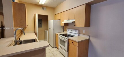 10312 Fox Trail Rd S in Royal Palm Beach, FL - Building Photo - Building Photo