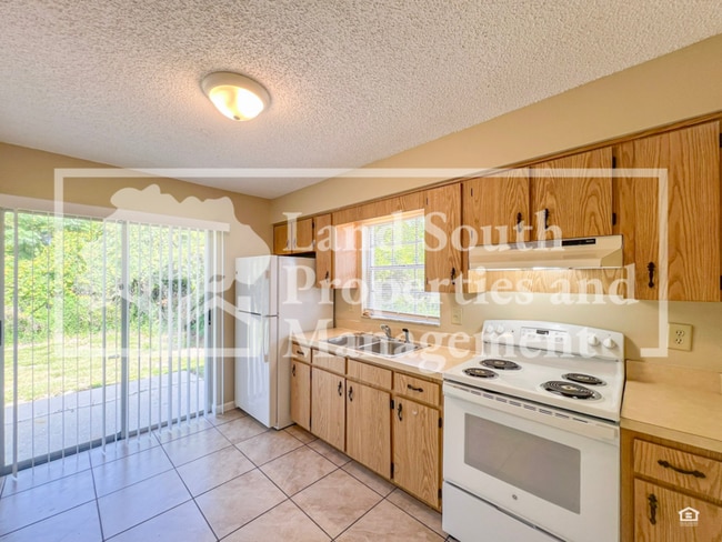 5827 Charlton Dr in Lakeland, FL - Building Photo - Building Photo