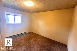 2250 Crater Lake Ave in Medford, OR - Building Photo - Building Photo