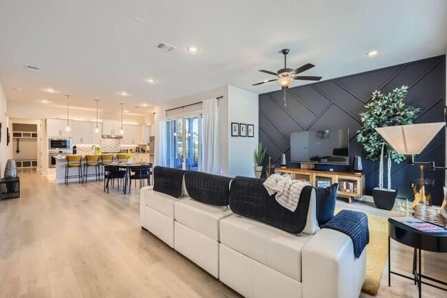 7700 Ella Lee Ln in Austin, TX - Building Photo - Building Photo