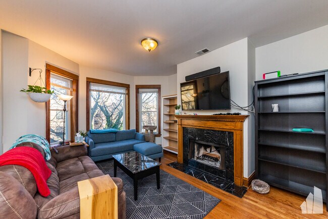 3716 N Racine Ave, Unit 3 in Chicago, IL - Building Photo - Building Photo