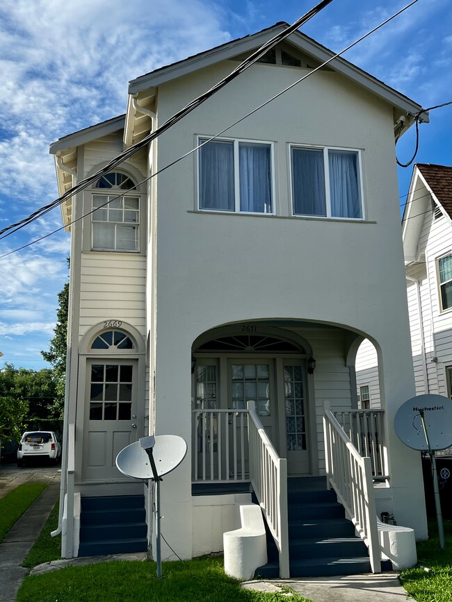 property at 2671 Gladiolus St