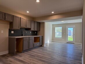 8531 Kickapoo St in De Soto, KS - Building Photo - Building Photo