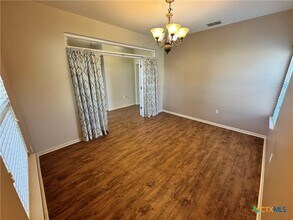 106 Pin Oak Ct in Victoria, TX - Building Photo - Building Photo