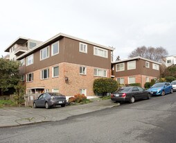 100 E Boston St in Seattle, WA - Building Photo