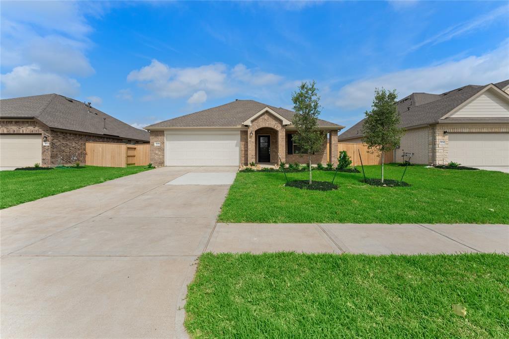 3708 Vail Spgs Dr in Rosenberg, TX - Building Photo