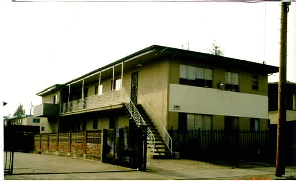 3015 Nicol Ave in Oakland, CA - Foto de edificio - Building Photo