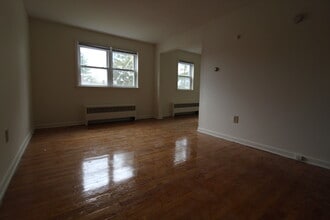 33 Burnside Ave in East Hartford, CT - Building Photo - Building Photo