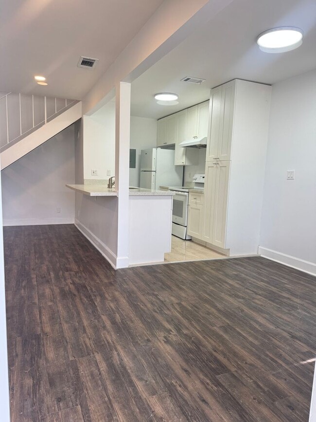 807 Tiffany Dr W in West Palm Beach, FL - Building Photo - Building Photo