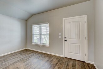 618 Juniper St in Washington, OK - Building Photo - Building Photo