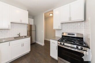 5045 N Damen Ave in Chicago, IL - Foto de edificio - Building Photo