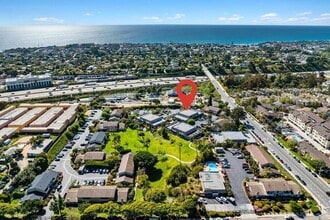 403 Requeza St in Encinitas, CA - Building Photo - Building Photo