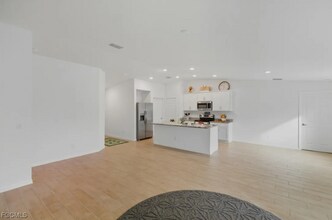 3749 NE 15th Pl in Cape Coral, FL - Building Photo - Building Photo