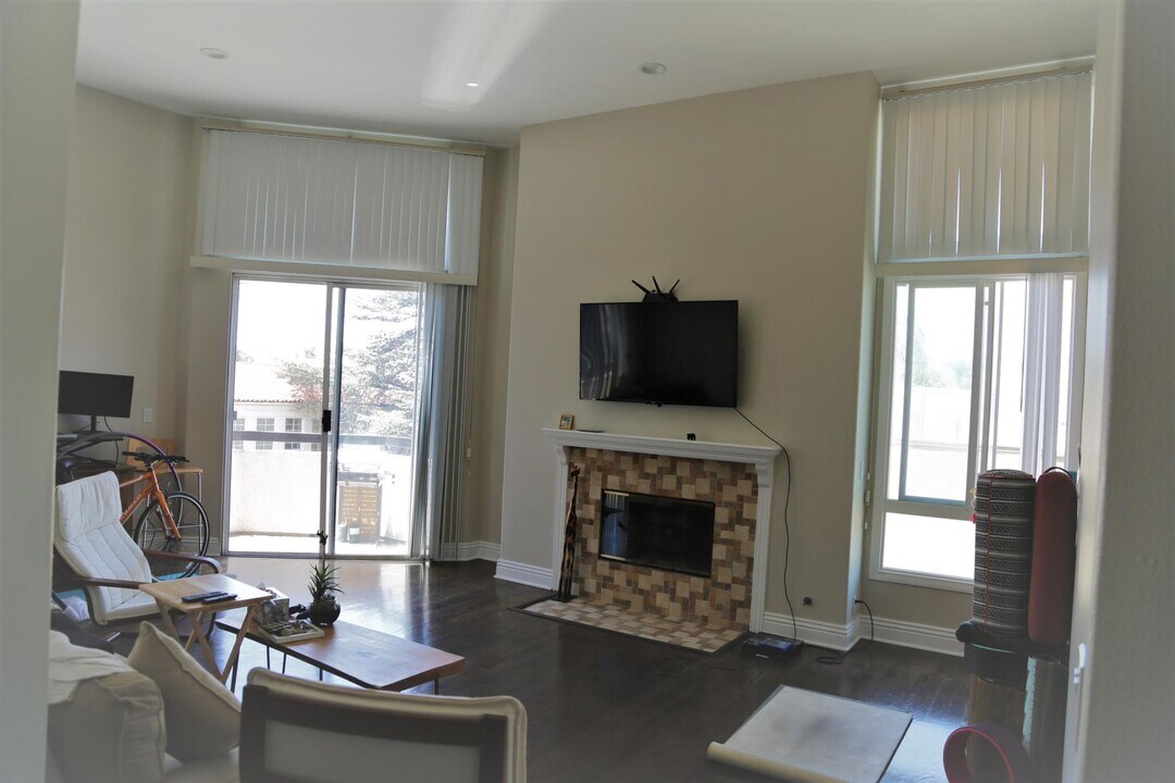 1240 S Corning St in Los Angeles, CA - Building Photo