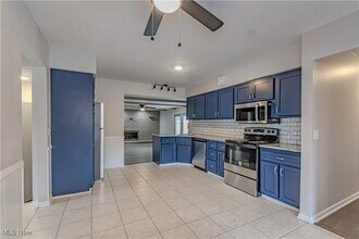 9135 Vista Dr in North Royalton, OH - Building Photo - Building Photo