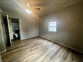 220 N 6th St in Slaton, TX - Building Photo - Building Photo