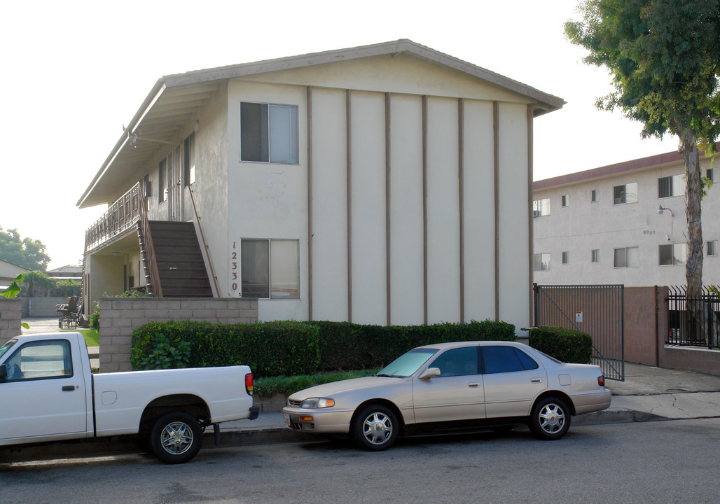 12330 Gale Ave in Hawthorne, CA - Building Photo