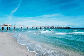 414 Phippen Waiters Rd, Unit Unit #3 in Dania Beach, FL - Foto de edificio - Building Photo