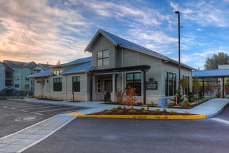 Puget Park in Everett, WA - Foto de edificio - Building Photo