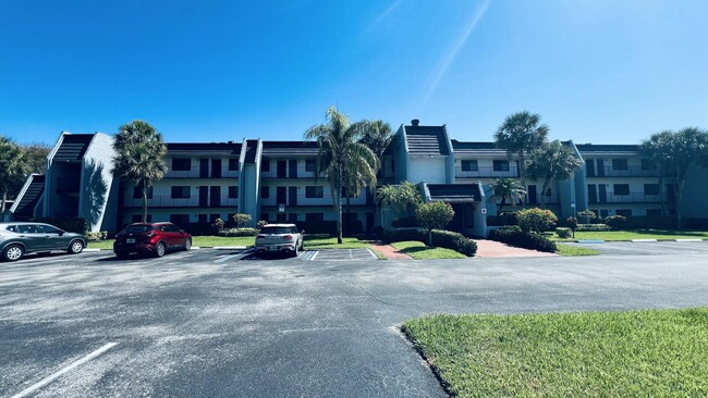 4242 Deste Ct in Greenacres, FL - Building Photo - Building Photo