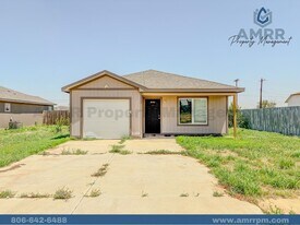 3423 E 3rd Pl in Lubbock, TX - Building Photo
