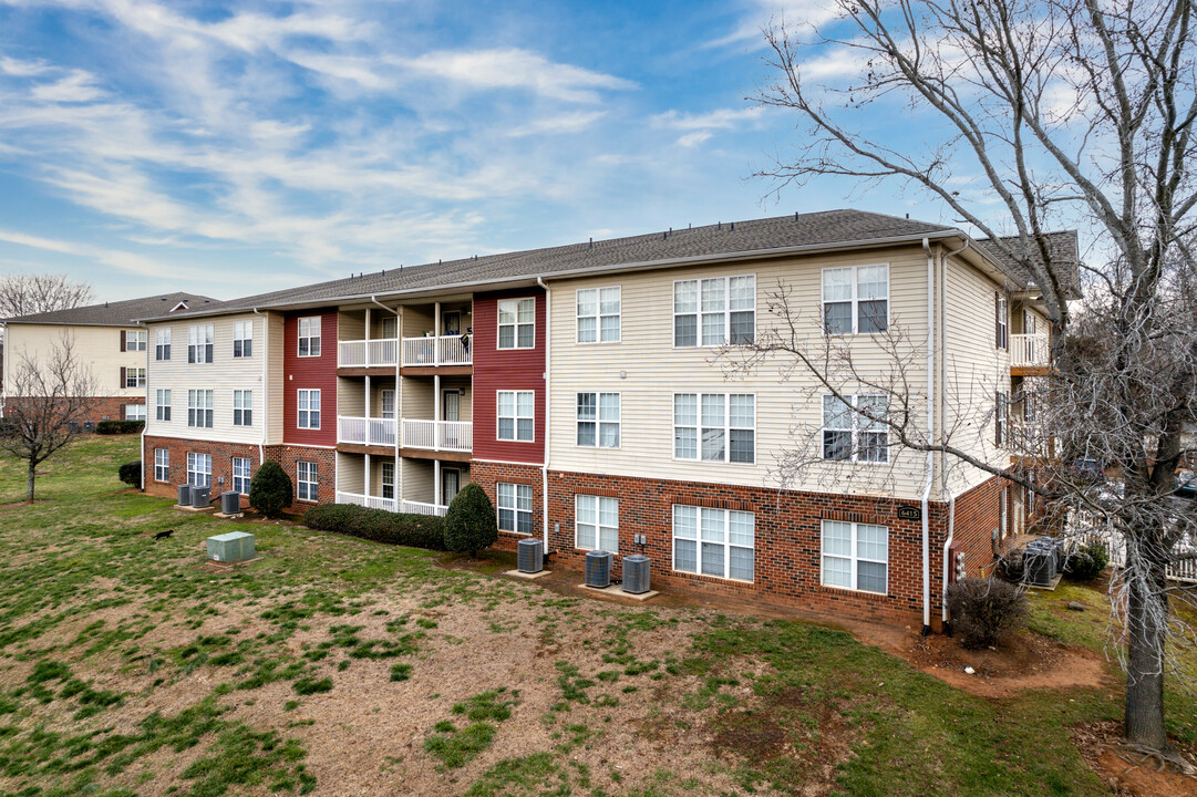 Ashford Place in Charlotte, NC - Building Photo