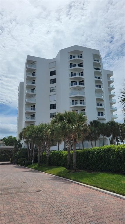 property at 1000 Longboat Club Rd