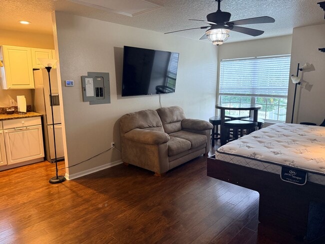 property at 623 Mulberry Ave