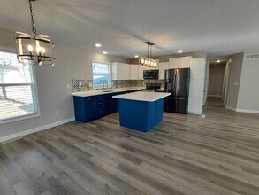 1718 Sanders Rd in Waynesville, MO - Building Photo - Building Photo