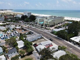 12127 Gulf Blvd in Treasure Island, FL - Building Photo