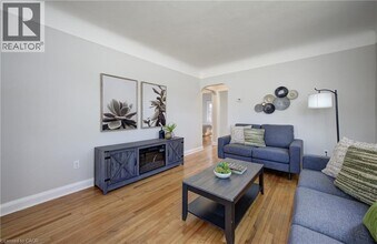 1155 Union St in Kitchener, ON - Building Photo - Building Photo