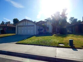 31711 Corte Encinas in Temecula, CA - Building Photo