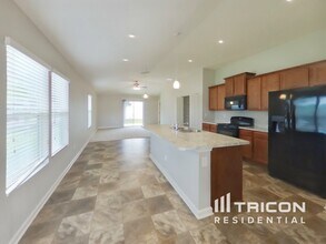 8675 Julia Marie Cir in Jacksonville, FL - Building Photo - Building Photo