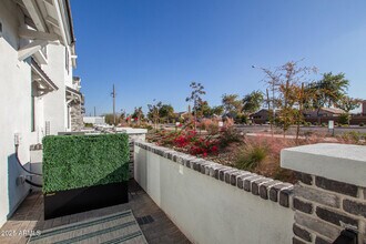 3230 E Thomas Rd in Mesa, AZ - Building Photo - Building Photo