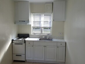 2424 S Lake Letta Dr, Unit 7 in Avon Park, FL - Building Photo - Building Photo