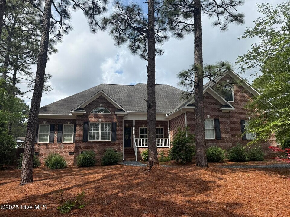 810 Central Dr in Southern Pines, NC - Building Photo