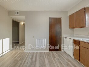 4711 Gladstone St in Lincoln, NE - Building Photo - Building Photo