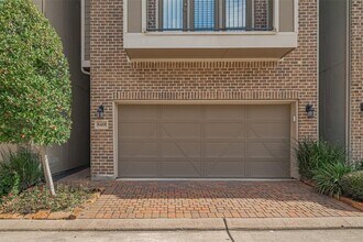8418 Oak Leaf Point Dr in Houston, TX - Building Photo - Building Photo