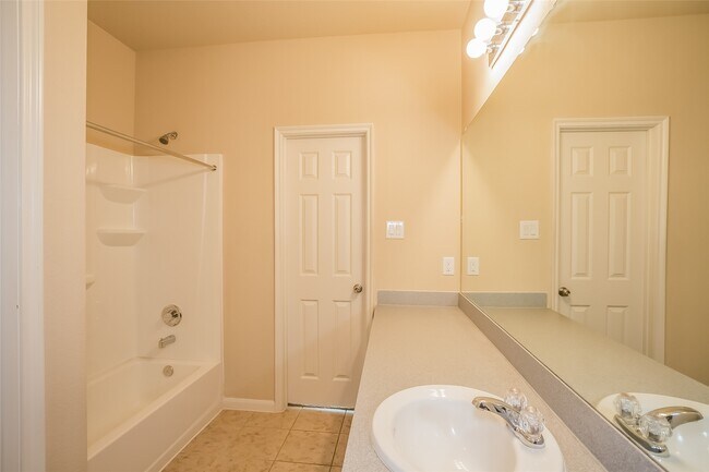 13038 Rose Landing Dr