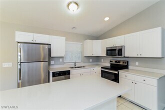 2661 Vogler Ln in North Port, FL - Foto de edificio - Building Photo