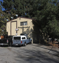 5515-5525 Media Dr in Los Angeles, CA - Foto de edificio - Building Photo