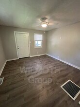 2722 N Olney St in Indianapolis, IN - Foto de edificio - Building Photo