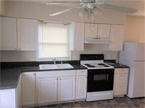 326 E Main St in Luray, VA - Building Photo - Building Photo