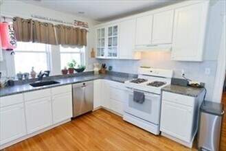 29 Pershing Rd, Unit 2 in Boston, MA - Building Photo - Building Photo