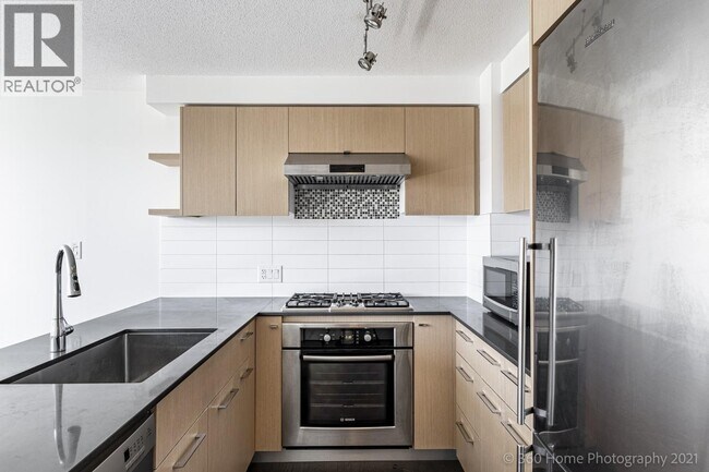 7988 Ackroyd Rd in Richmond, BC - Building Photo - Building Photo