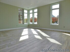 10 Roxbury St, Unit 5 in Boston, MA - Building Photo