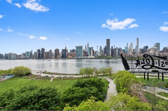 4630 Center Blvd in Queens, NY - Building Photo - Building Photo