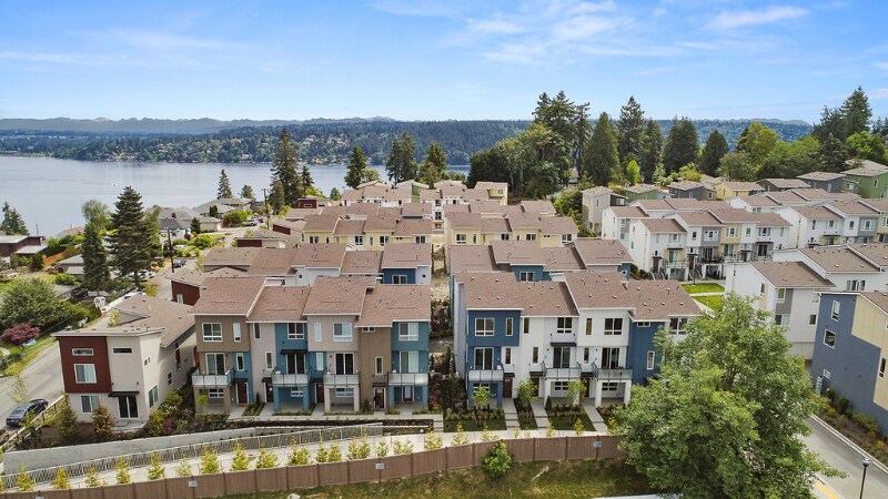 14683 35th Ct NE in Lake Forest Park, WA - Building Photo